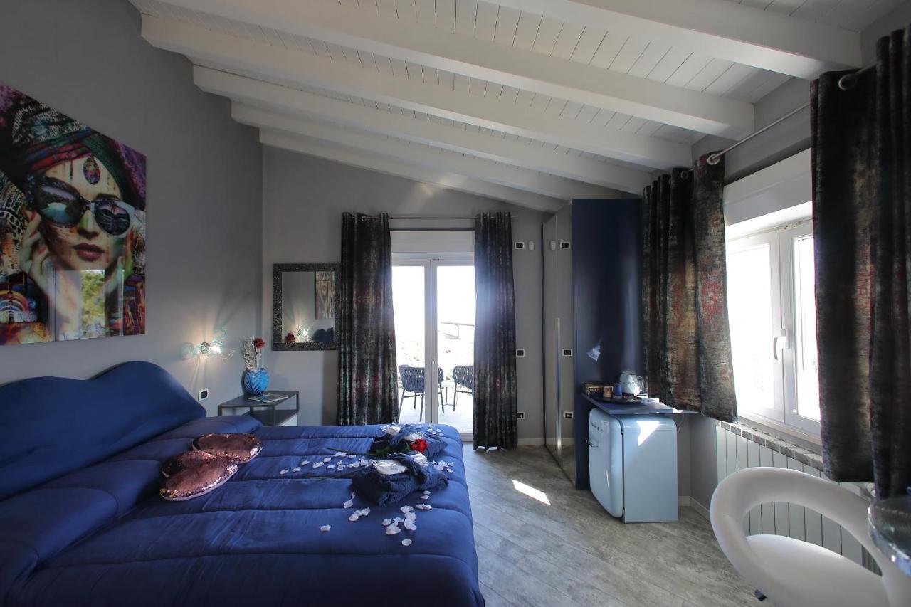 B&B Bellavista Exclusive In Zona Centrale Con Piscina Riscaldata E Jacuzzi Vista Lago 代森扎诺-德尔加达 外观 照片
