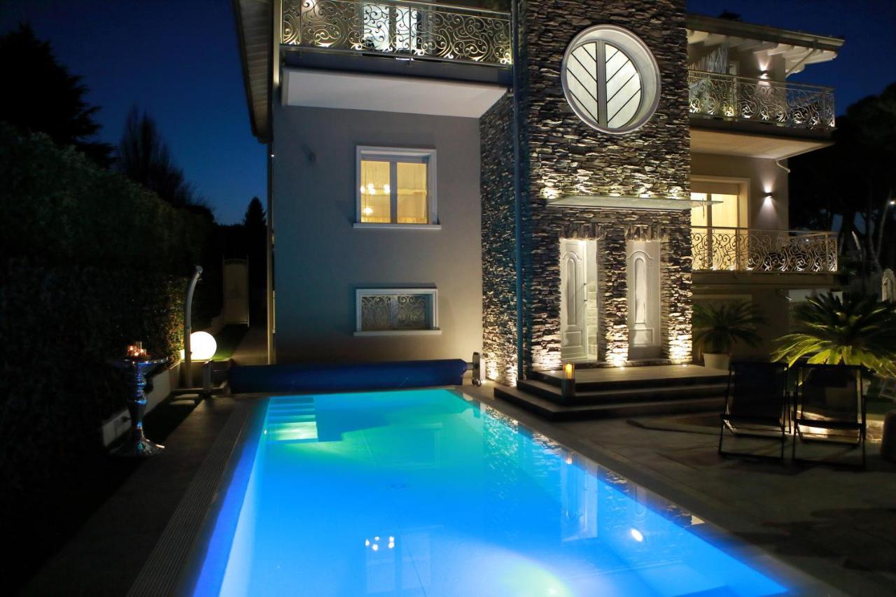 B&B Bellavista Exclusive In Zona Centrale Con Piscina Riscaldata E Jacuzzi Vista Lago 代森扎诺-德尔加达 外观 照片
