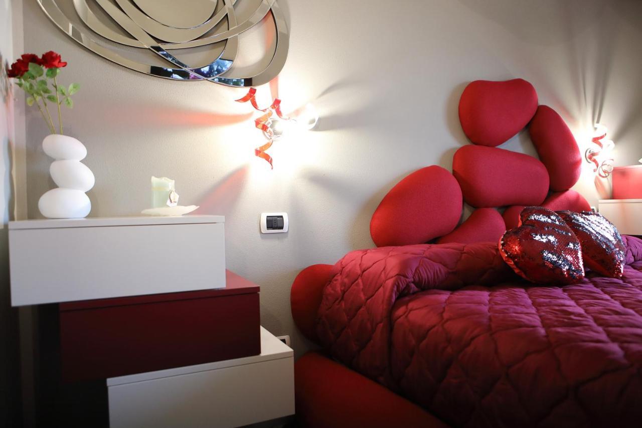 B&B Bellavista Exclusive In Zona Centrale Con Piscina Riscaldata E Jacuzzi Vista Lago 代森扎诺-德尔加达 外观 照片