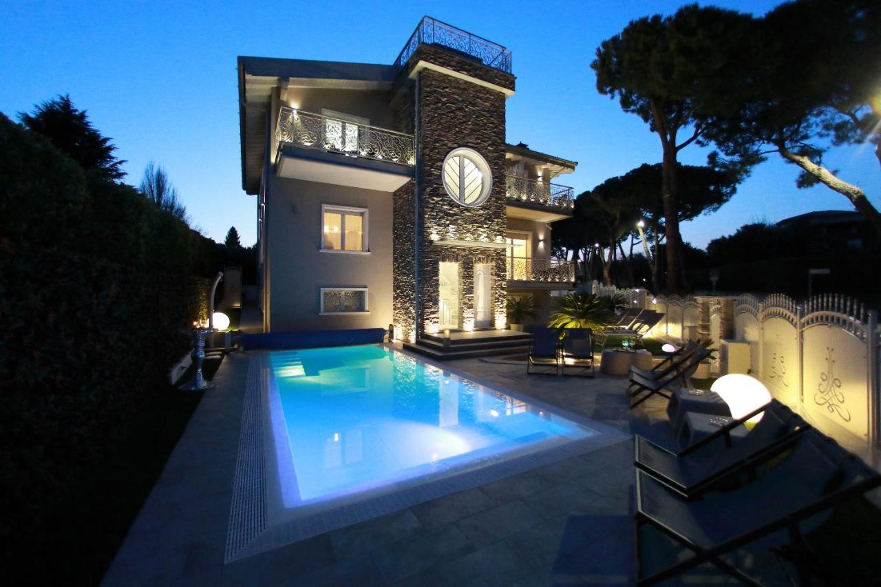 B&B Bellavista Exclusive In Zona Centrale Con Piscina Riscaldata E Jacuzzi Vista Lago 代森扎诺-德尔加达 外观 照片