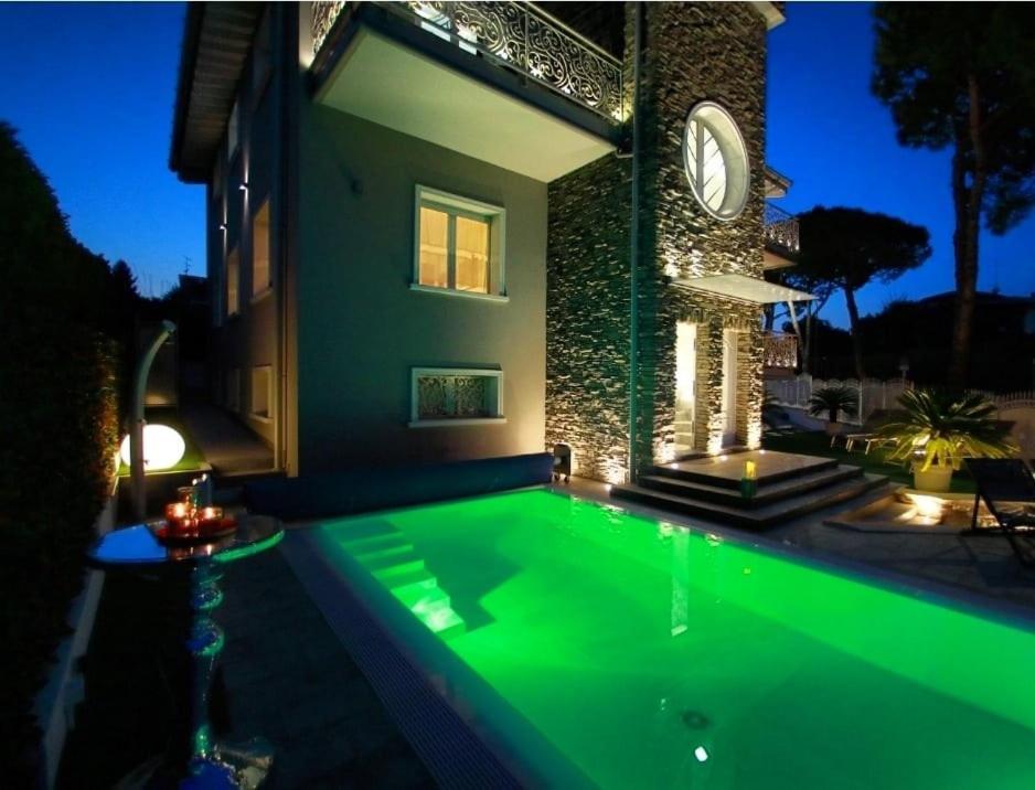 B&B Bellavista Exclusive In Zona Centrale Con Piscina Riscaldata E Jacuzzi Vista Lago 代森扎诺-德尔加达 外观 照片